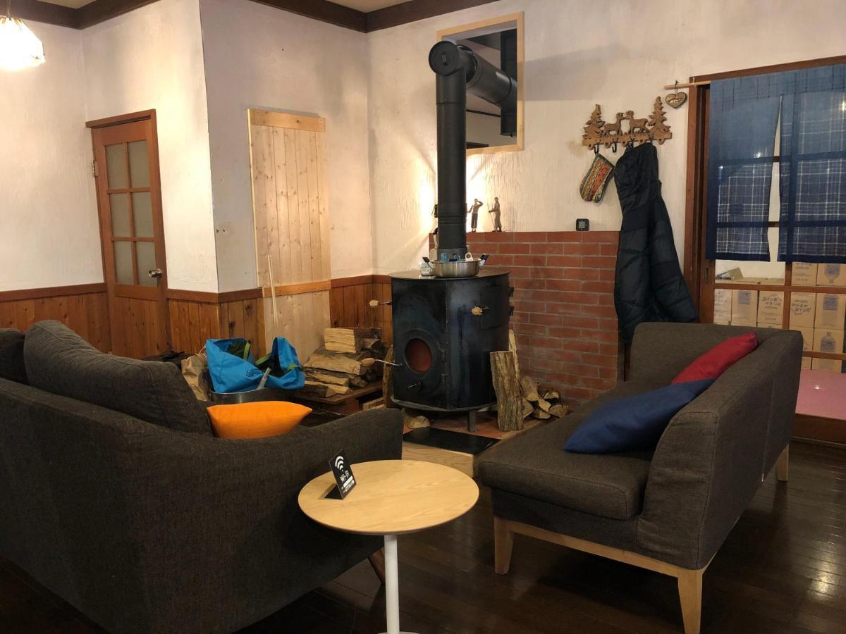 Guest House Zu-Thones Χακούμπα Εξωτερικό φωτογραφία