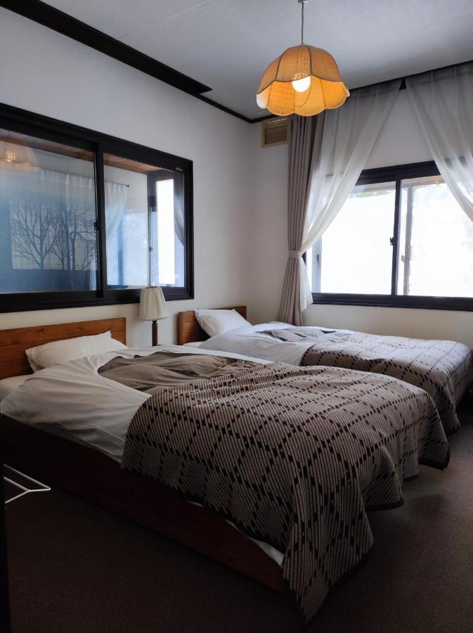 Guest House Zu-Thones Χακούμπα Εξωτερικό φωτογραφία