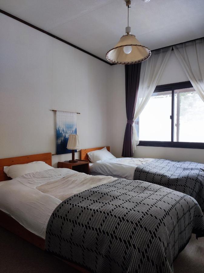 Guest House Zu-Thones Χακούμπα Εξωτερικό φωτογραφία