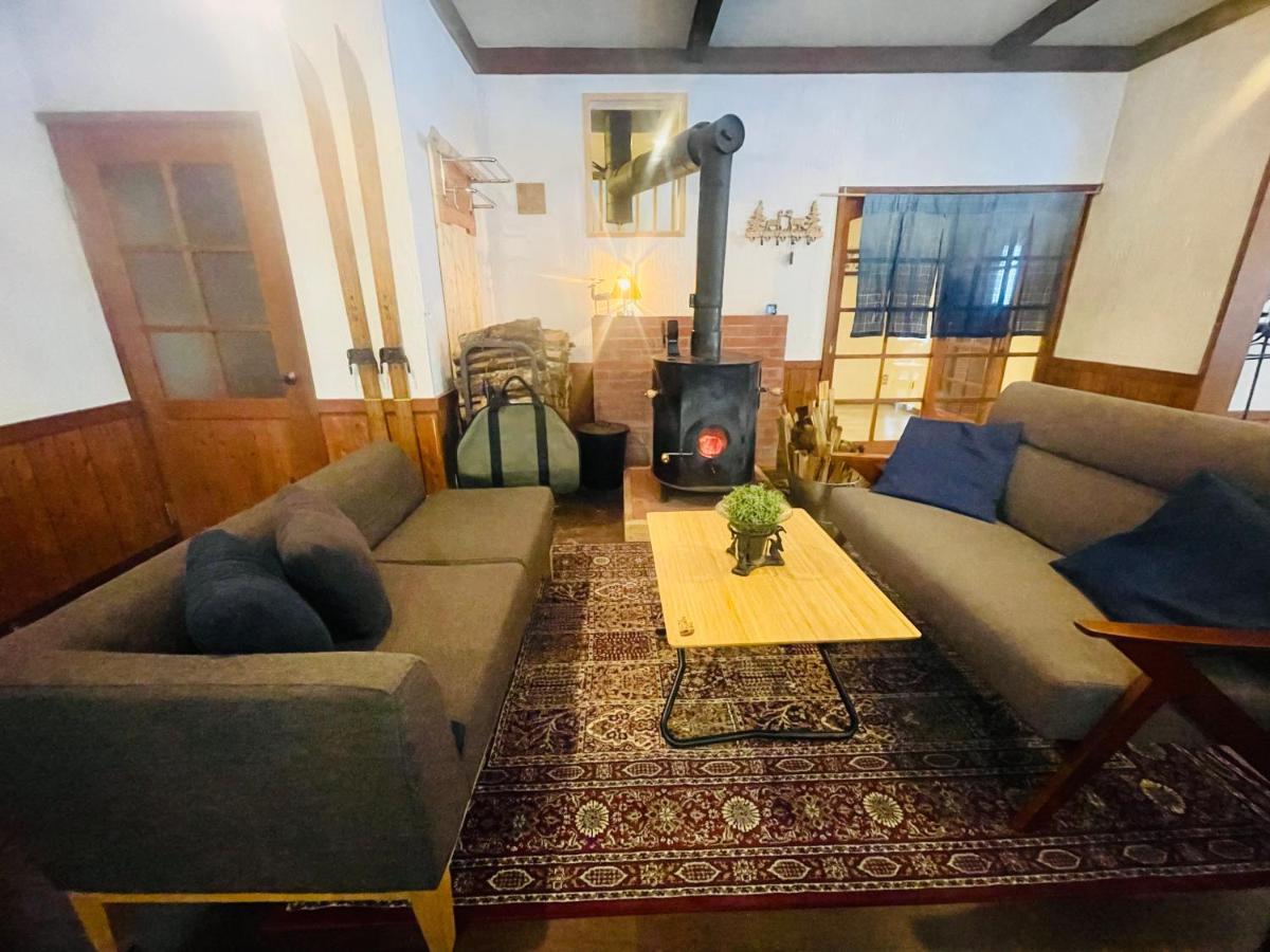Guest House Zu-Thones Χακούμπα Εξωτερικό φωτογραφία
